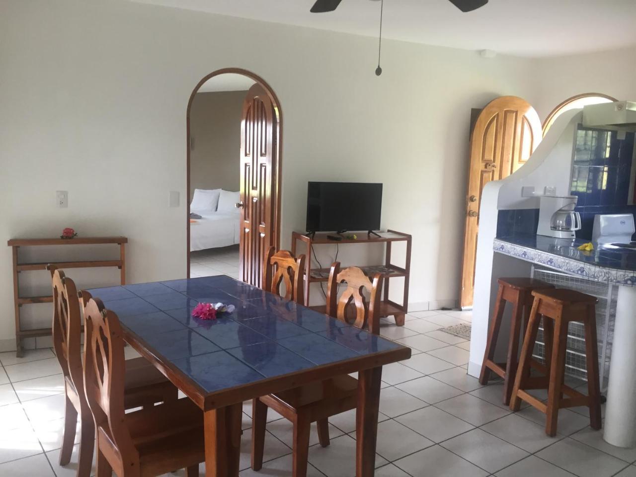 La Perlita Bed & Breakfast Jacó Dış mekan fotoğraf