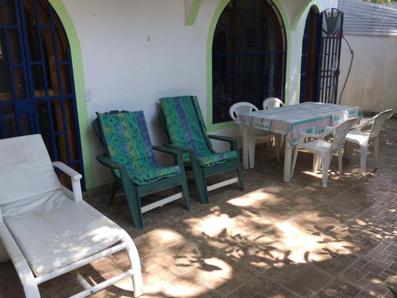 La Perlita Bed & Breakfast Jacó Dış mekan fotoğraf