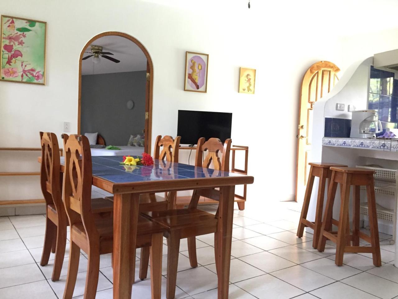La Perlita Bed & Breakfast Jacó Dış mekan fotoğraf