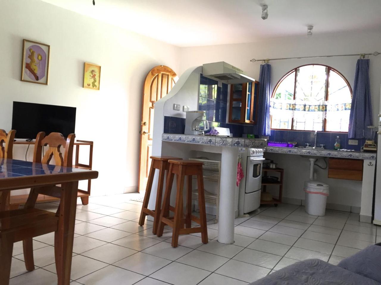 La Perlita Bed & Breakfast Jacó Dış mekan fotoğraf